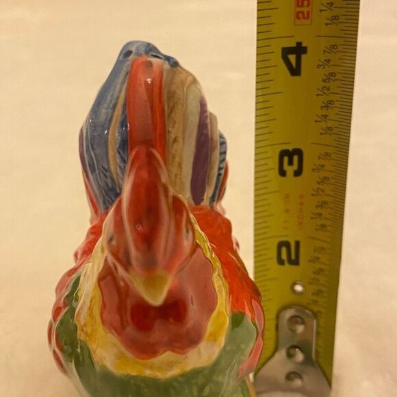 Vintage Rooster and Hen Farmhouse Americana Salt and Pepper Shakers - Picture 13 of 13